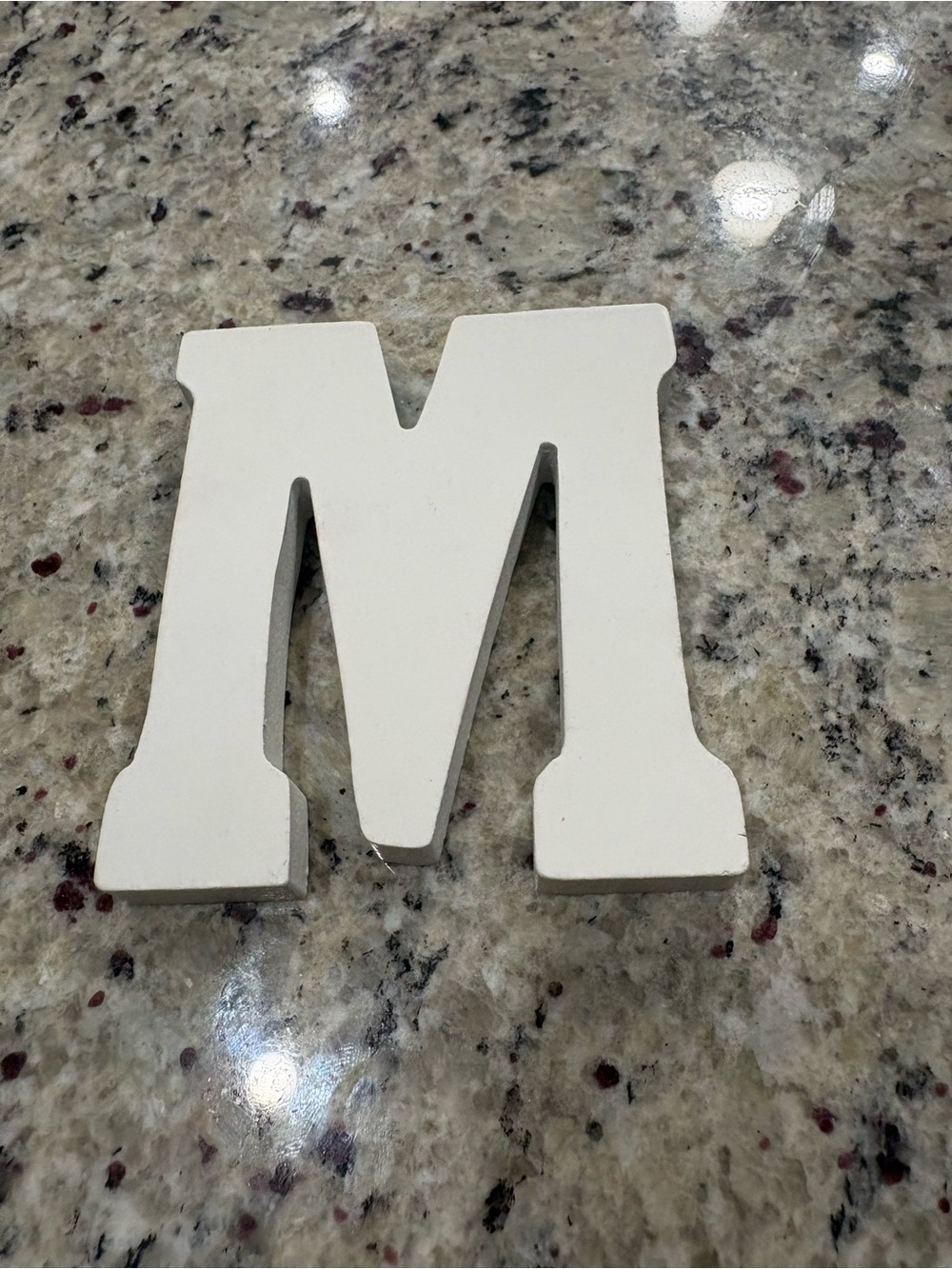 Letter M decor in white No brand
